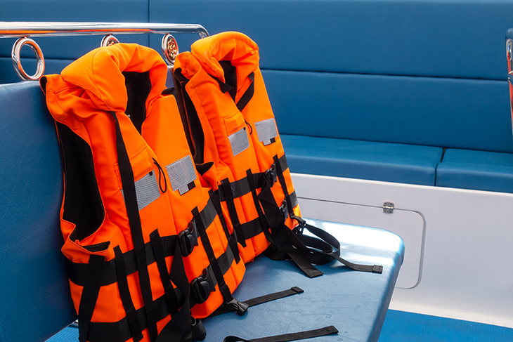 Boating safety tips safety training image